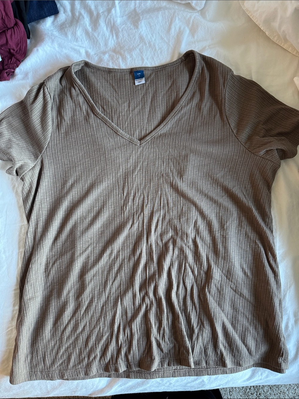 Old Navy Ribbed V-Neck Tee in Taupe Brown